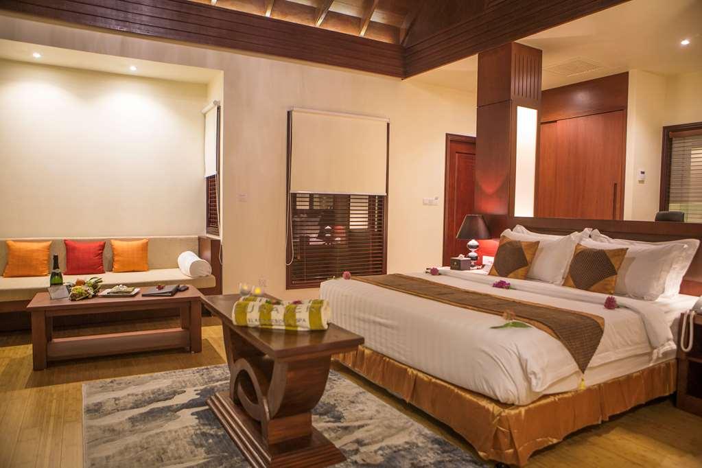 Furaveri Island Resort And Spa Muravandhoo Habitación foto